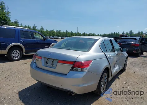 2011 Honda Accord 2.4 Ex-L z USA, uszkodzony, nr VIN 1HGCP2F88BA000750